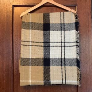 BARBOUR Navy Beige Reversible Plaid Scarf / Wrap